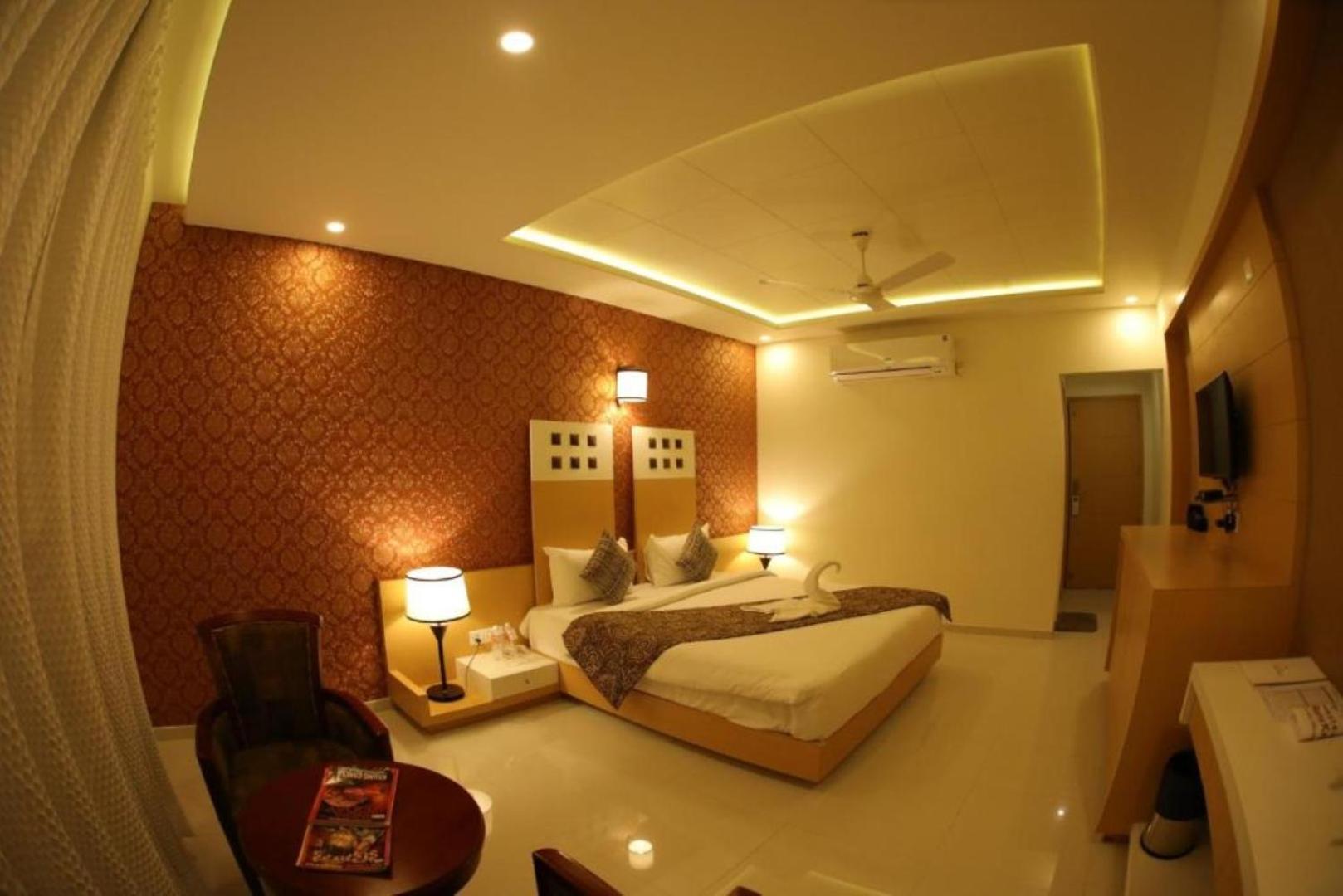 Hotel Roma Kristo Dwārka Dış mekan fotoğraf