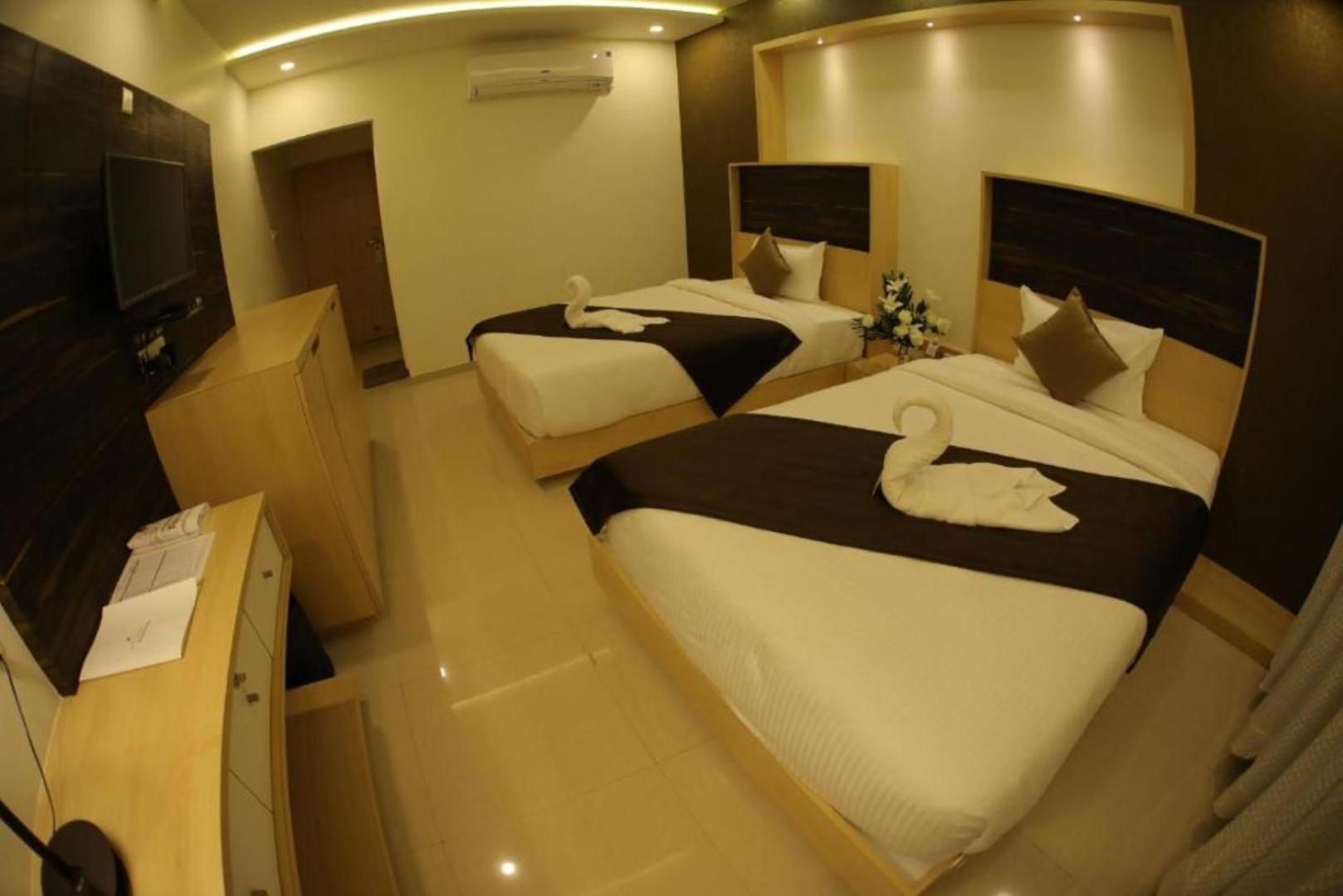 Hotel Roma Kristo Dwārka Dış mekan fotoğraf