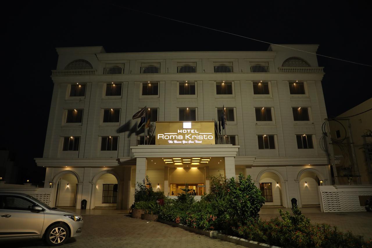 Hotel Roma Kristo Dwārka Dış mekan fotoğraf