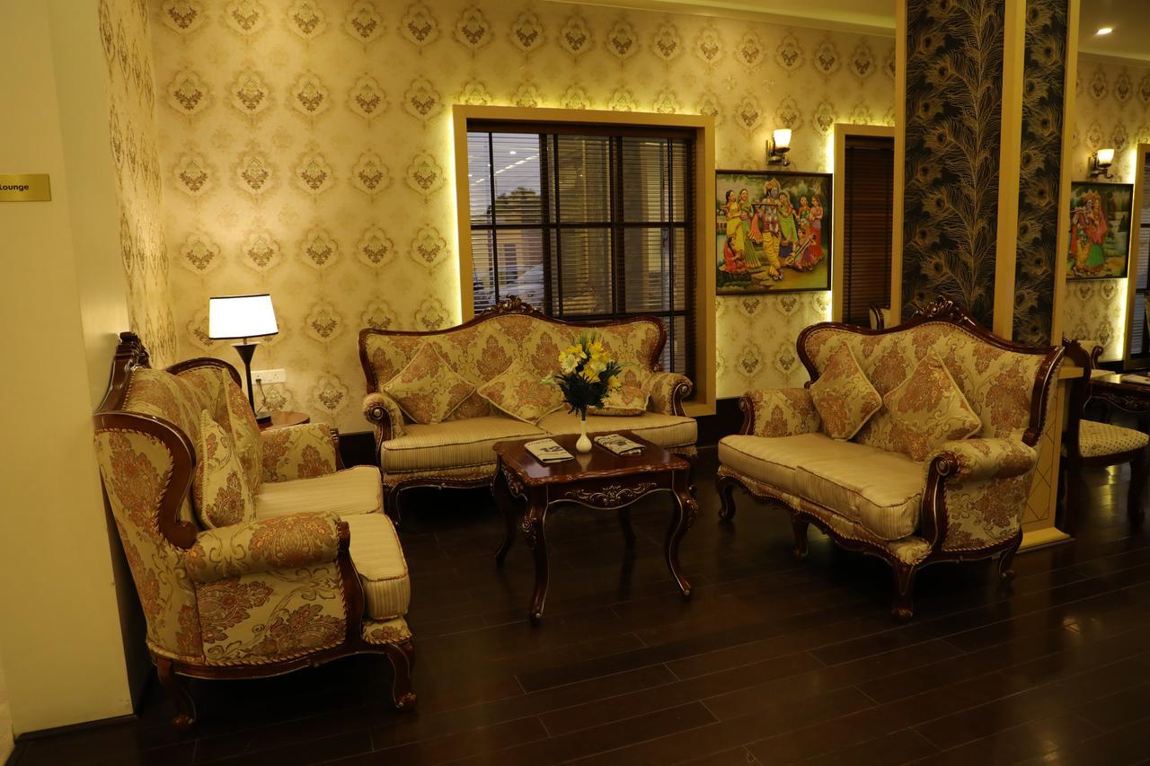 Hotel Roma Kristo Dwārka Dış mekan fotoğraf