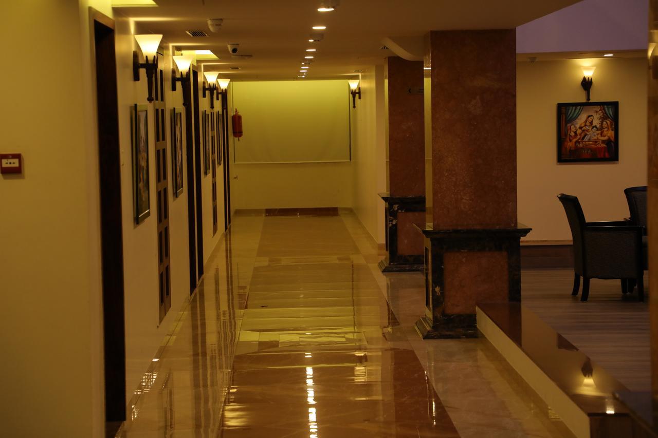 Hotel Roma Kristo Dwārka Dış mekan fotoğraf